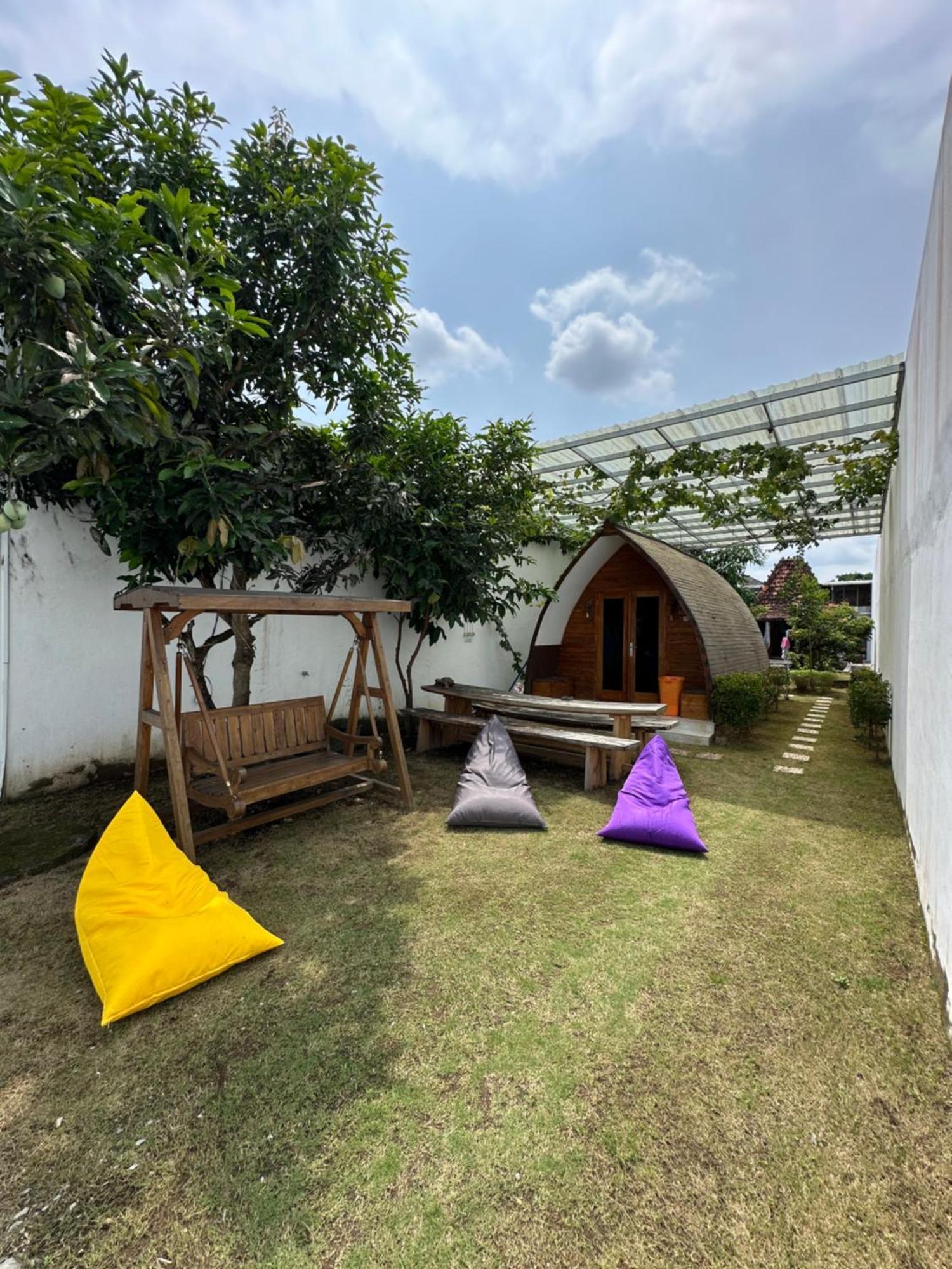 Villa Rumah Putih Jogja Yogyakarta Extérieur photo